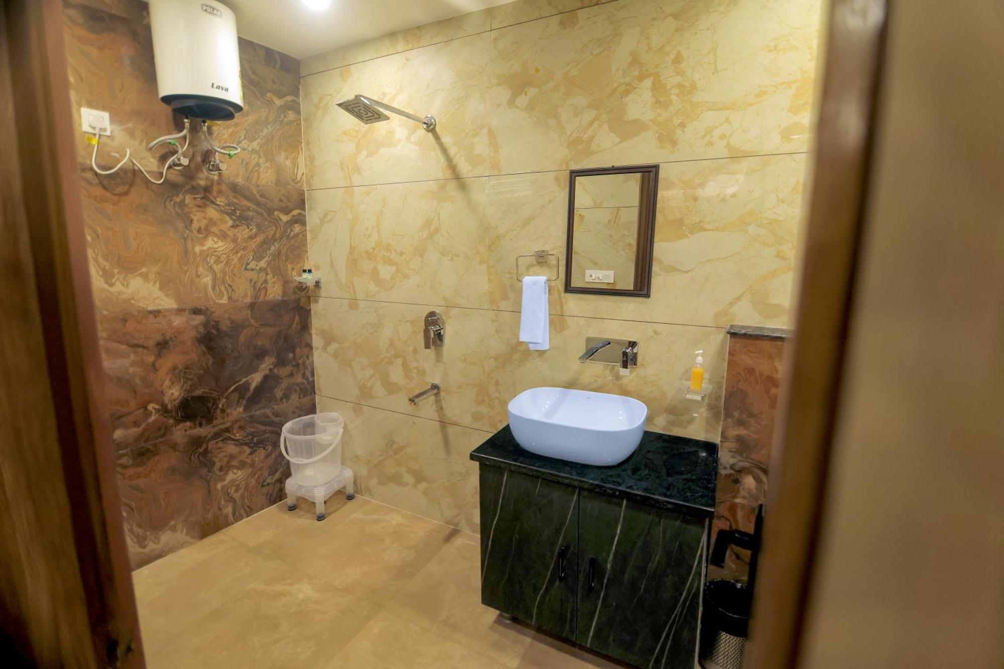 Hotel Hari Dhara, 100 Meters From Har-Ki-Pauri Haridwār Extérieur photo
